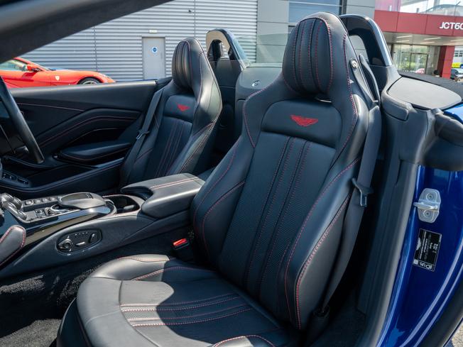 ASTON MARTIN Vantage Photo 22