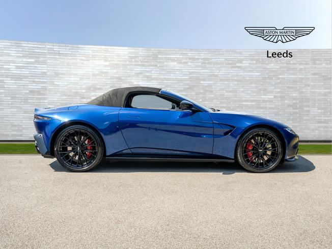 ASTON MARTIN Vantage Photo 29