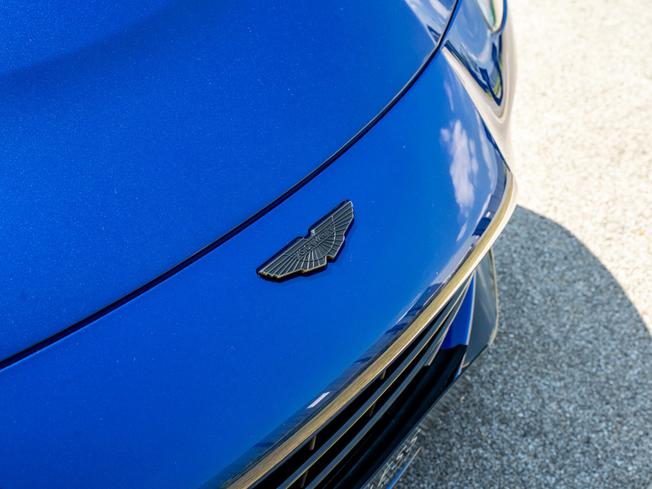 ASTON MARTIN Vantage Photo 33