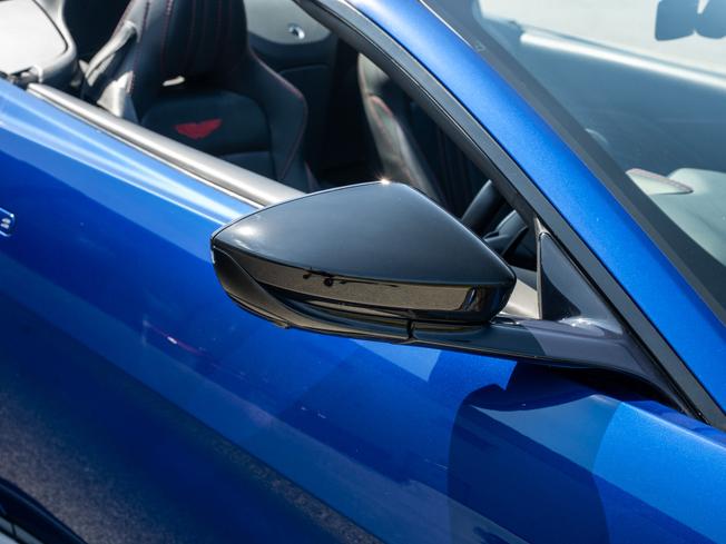 ASTON MARTIN Vantage Photo 34