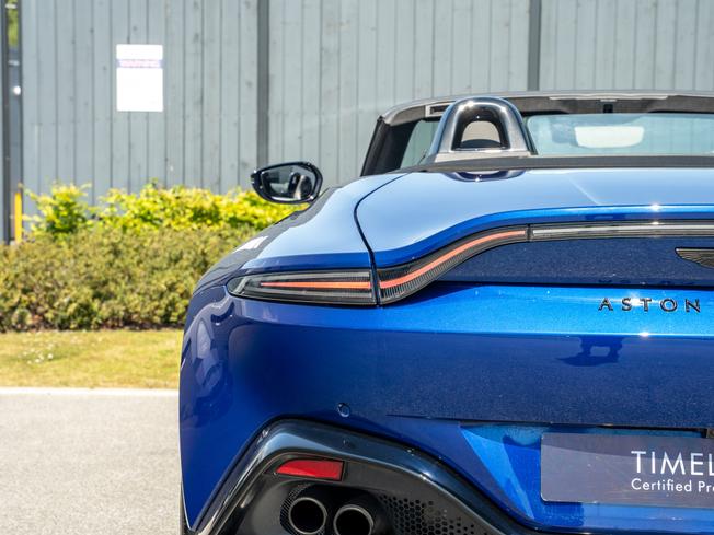 ASTON MARTIN Vantage Photo 36