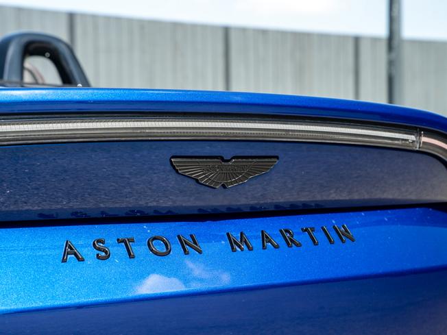 ASTON MARTIN Vantage Photo 37