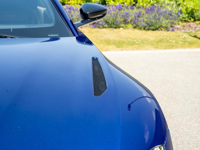 ASTON MARTIN Vantage Photo 39