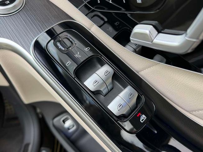 MERCEDES-BENZ S Class Photo 24