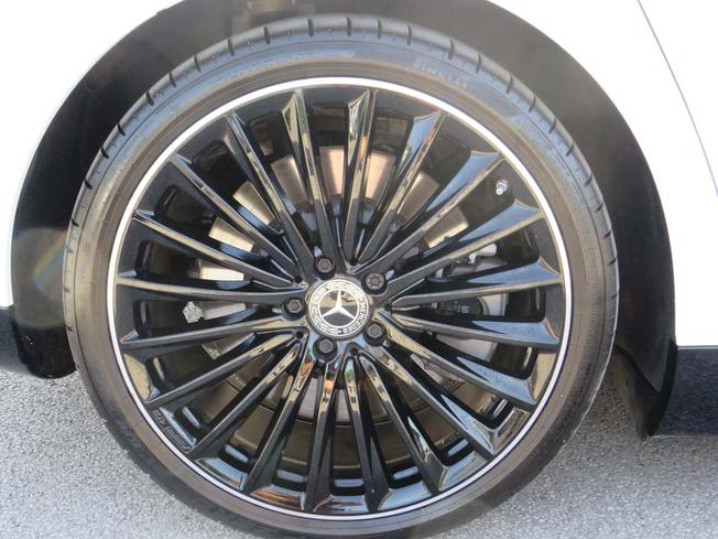 MERCEDES-BENZ Eqe Photo 12