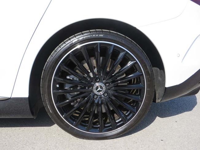 MERCEDES-BENZ Eqe Photo 14