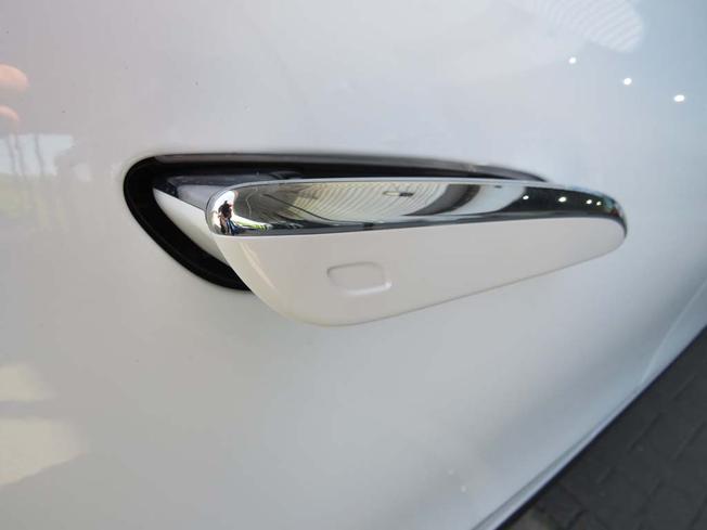 MERCEDES-BENZ Eqe Photo 23