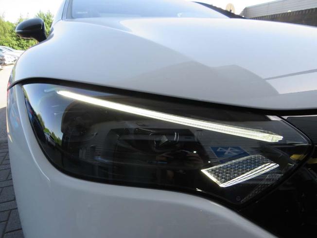 MERCEDES-BENZ Eqe Photo 26