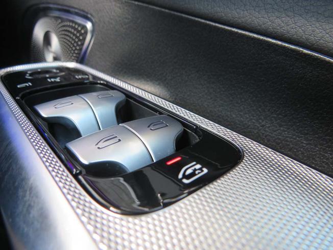 MERCEDES-BENZ Eqe Photo 30