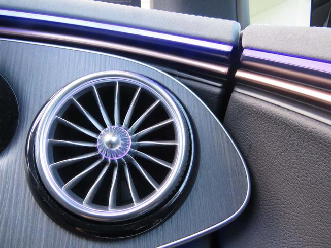 MERCEDES-BENZ Eqe Photo 33