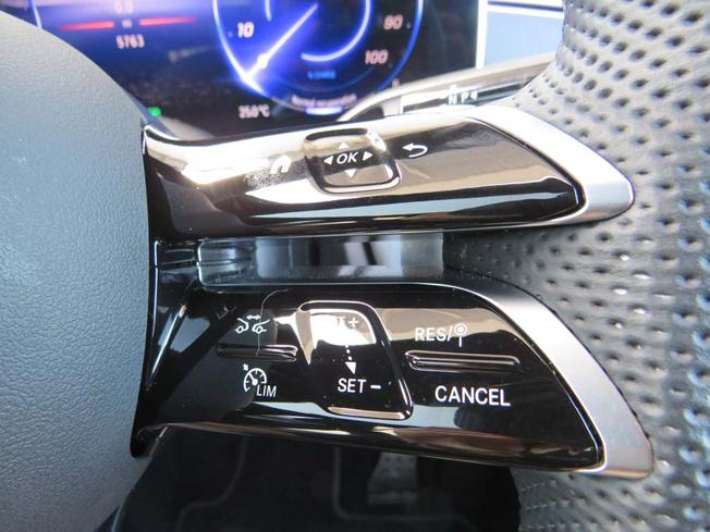 MERCEDES-BENZ Eqe Photo 34