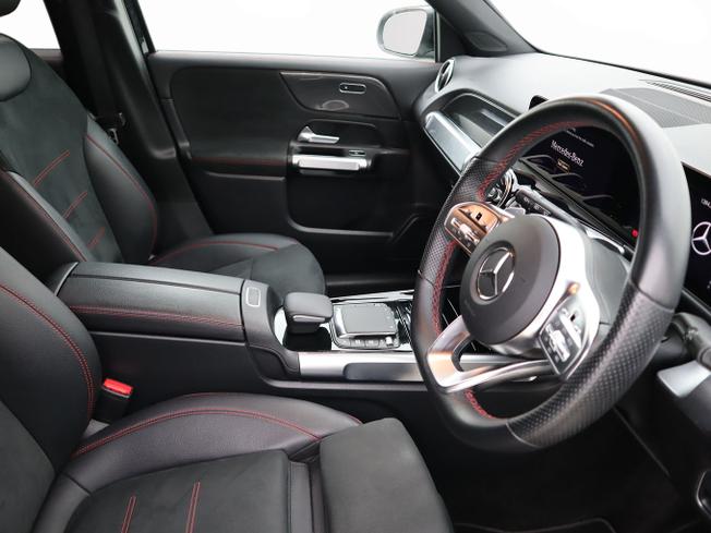 MERCEDES-BENZ GLB Photo 13