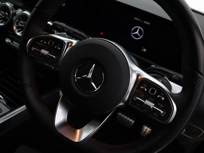 MERCEDES-BENZ GLB Photo 14