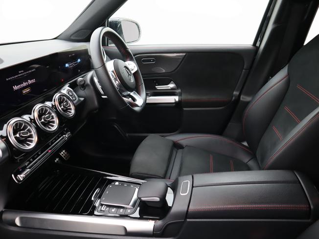 MERCEDES-BENZ GLB Photo 17