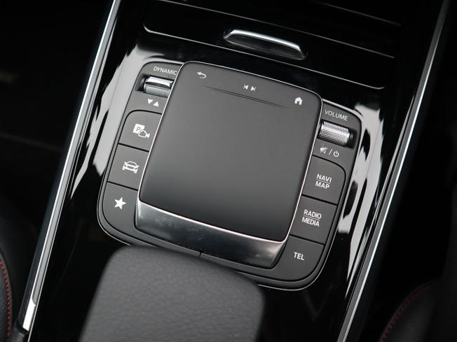 MERCEDES-BENZ GLB Photo 26