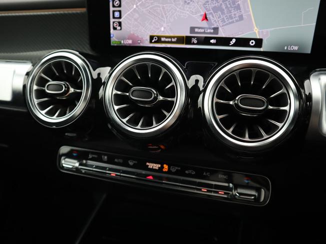 MERCEDES-BENZ GLB Photo 27