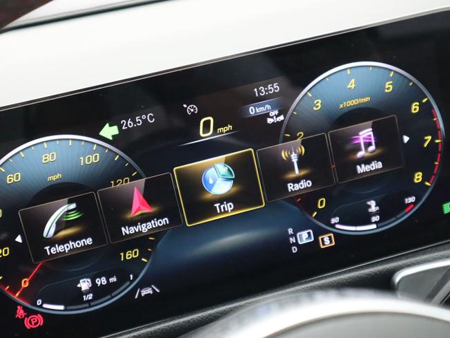 MERCEDES-BENZ GLB Photo 37