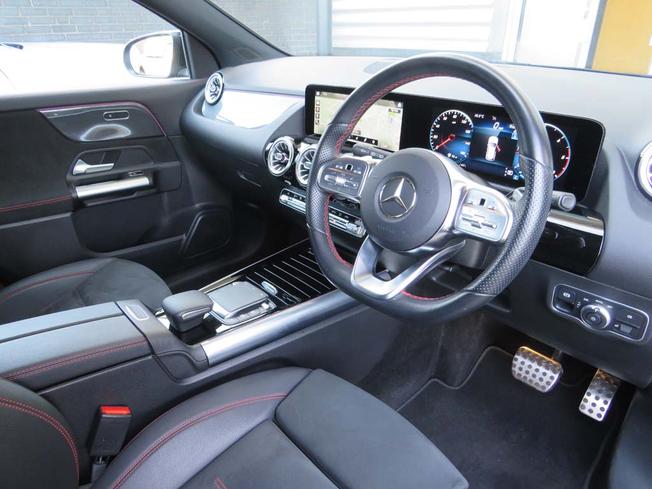 MERCEDES-BENZ Gla Photo 17