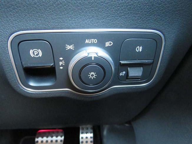 MERCEDES-BENZ Gla Photo 31