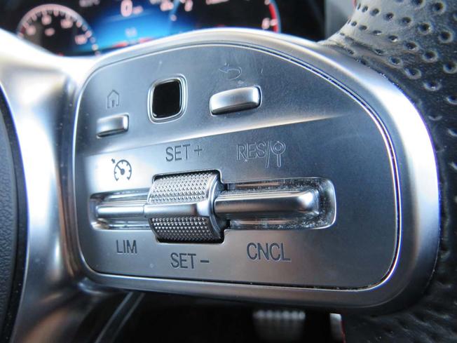 MERCEDES-BENZ Gla Photo 32