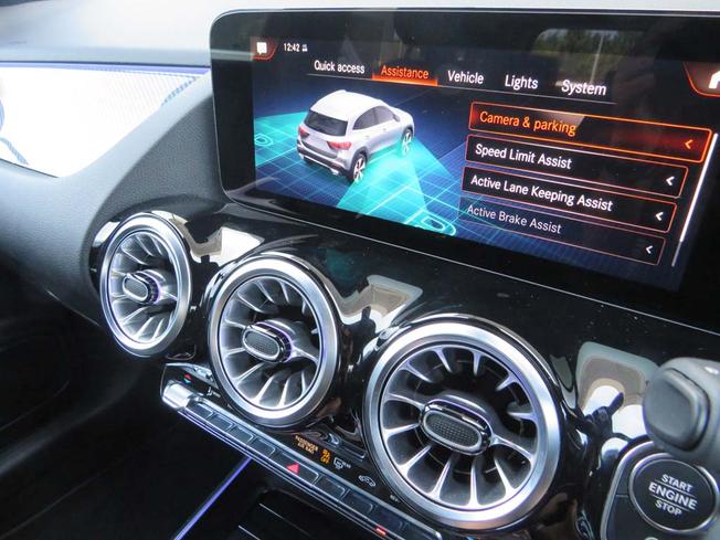 MERCEDES-BENZ Gla Photo 50