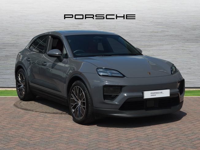 PORSCHE Macan Photo 1