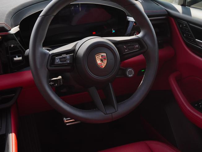 PORSCHE Macan Photo 15