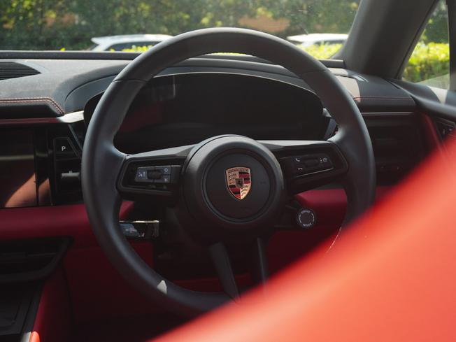 PORSCHE Macan Photo 17