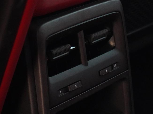 PORSCHE Macan Photo 29