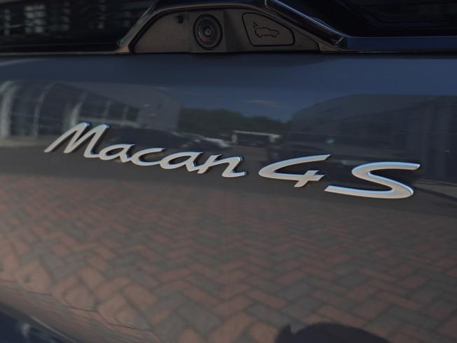 PORSCHE Macan Photo 40