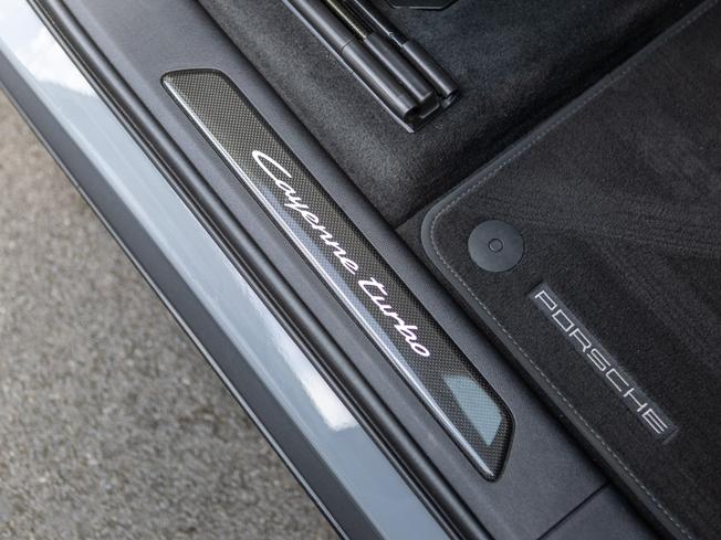 PORSCHE Cayenne Photo 16