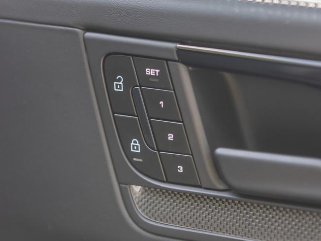 PORSCHE Cayenne Photo 27