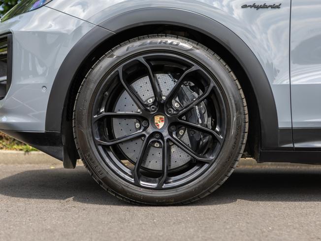 PORSCHE Cayenne Photo 4