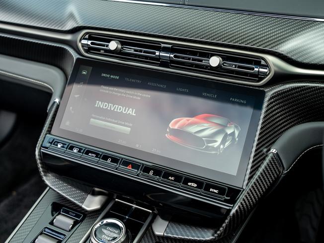 ASTON MARTIN Vanquish Photo 13