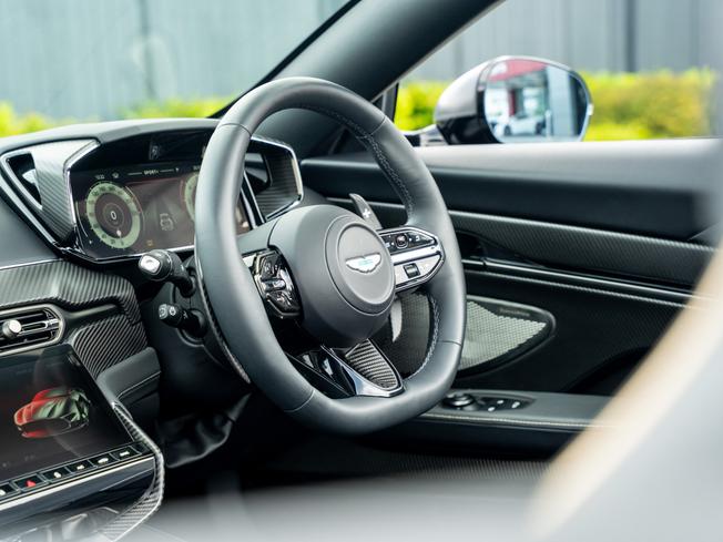 ASTON MARTIN Vanquish Photo 21