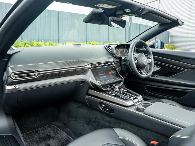 ASTON MARTIN Vanquish Photo 24