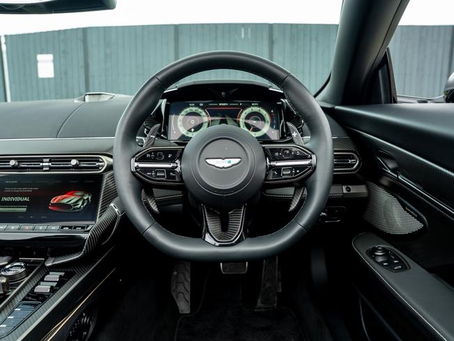 ASTON MARTIN Vanquish Photo 37