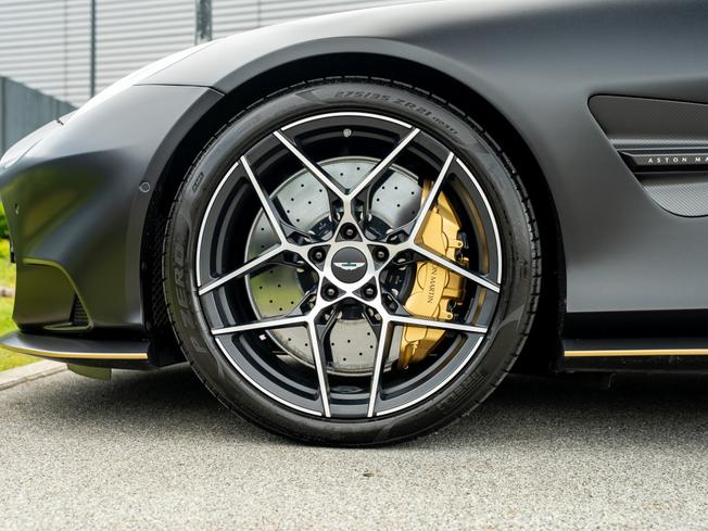 ASTON MARTIN Vanquish Photo 4