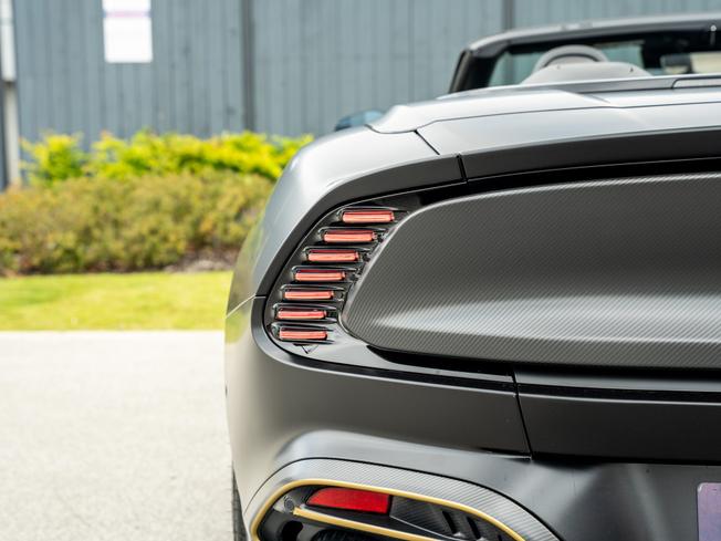 ASTON MARTIN Vanquish Photo 43