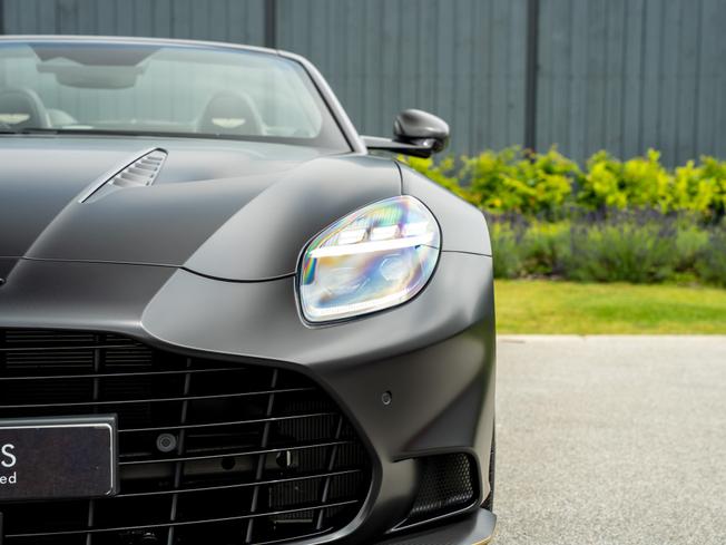 ASTON MARTIN Vanquish Photo 45