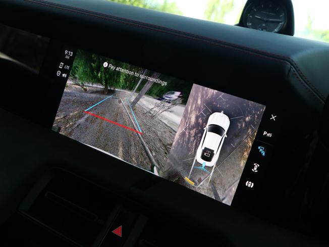 PORSCHE Taycan Photo 21