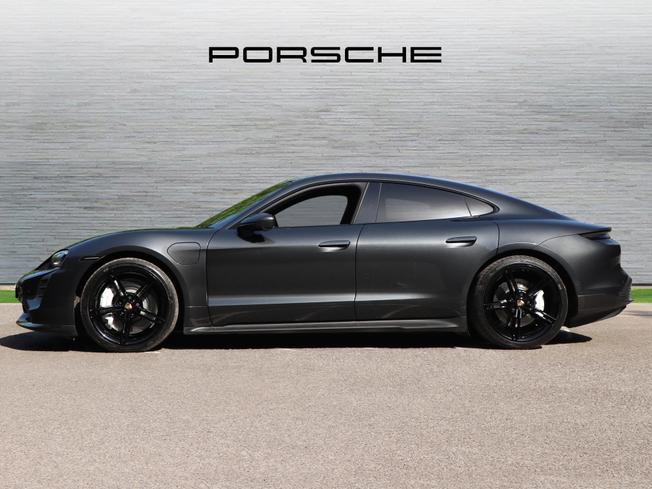 PORSCHE Taycan Photo 5