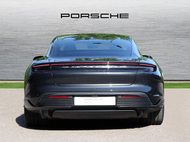 PORSCHE Taycan Photo 7