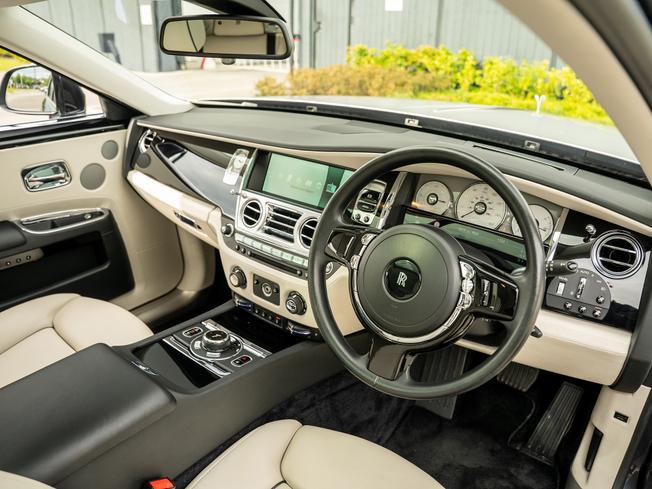 ROLLS-ROYCE Ghost Photo 11