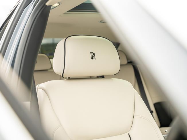 ROLLS-ROYCE Ghost Photo 17