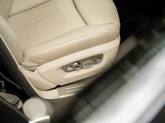 ROLLS-ROYCE Ghost Photo 18