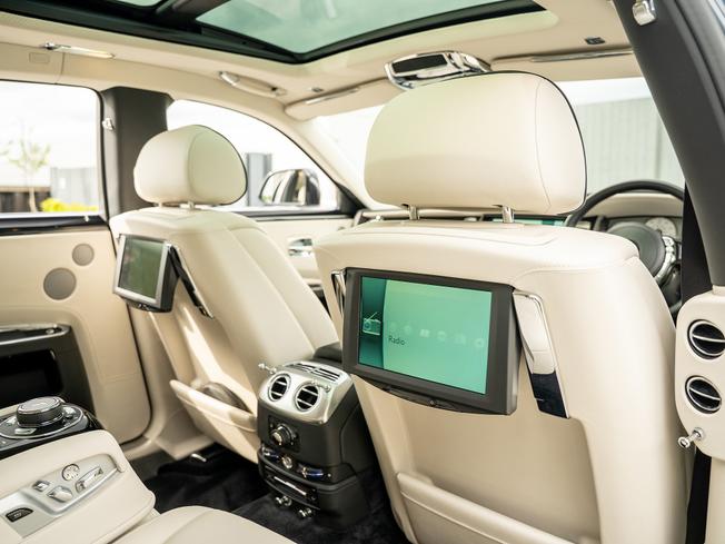 ROLLS-ROYCE Ghost Photo 21