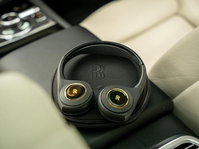 ROLLS-ROYCE Ghost Photo 26