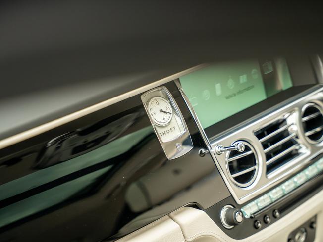 ROLLS-ROYCE Ghost Photo 32