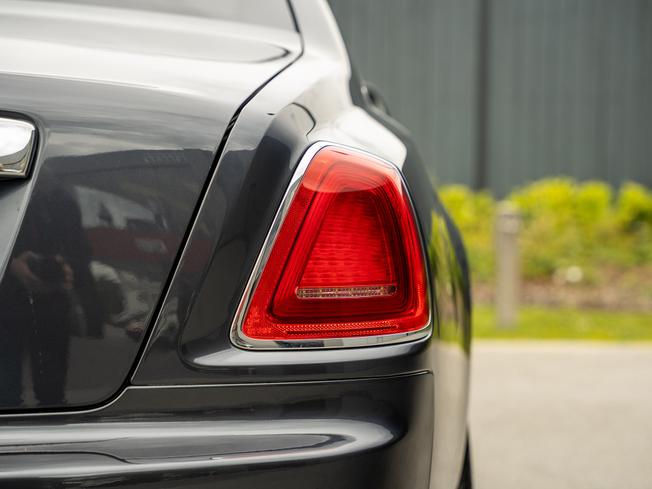 ROLLS-ROYCE Ghost Photo 36